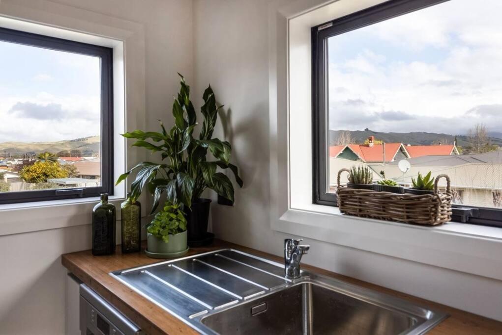 Apartment 2 - Haddin Court - Stunning Executive 블레넘 외부 사진