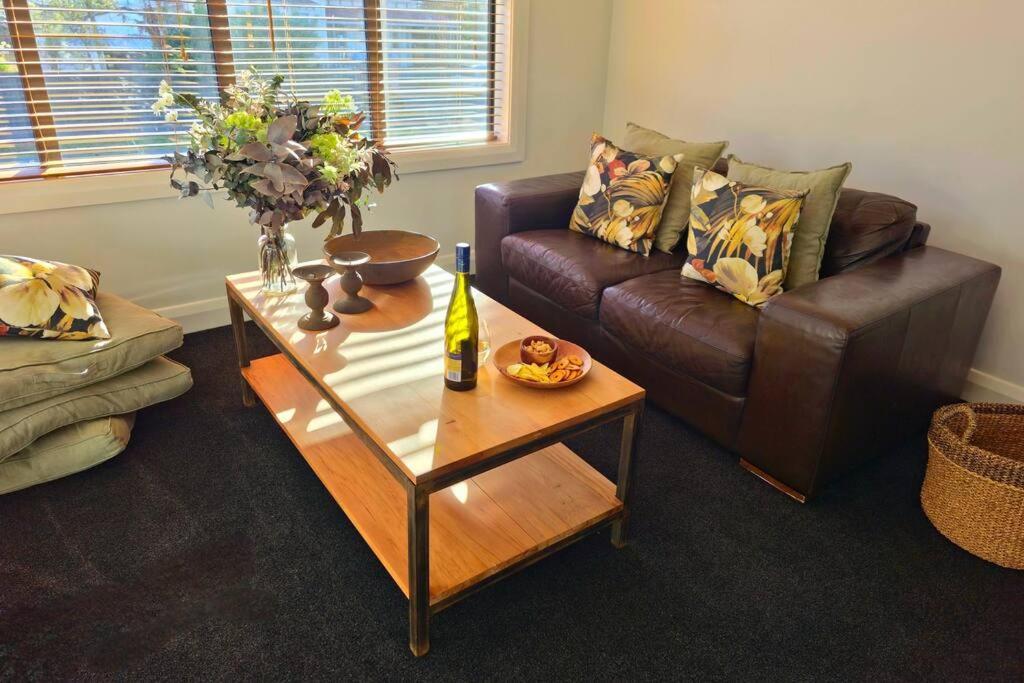 Apartment 2 - Haddin Court - Stunning Executive 블레넘 외부 사진